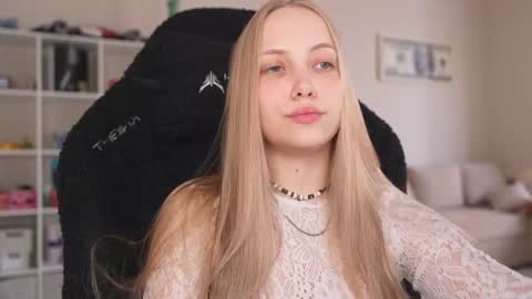  REYNA  my friend   online show from 05.05.26