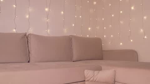 Snapshot of appr0ved_ chatting on 02.15.26 REYNA next stream is 11h of Feb online show from 02.15.26