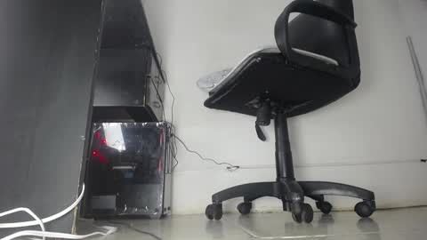 Aprhillove online show from 02.13.25