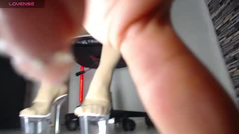 Aprhillove online show from 02.20.25