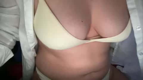 Snapshot of april2020cute chatting on 12.04.24 April online show from 12.04.24