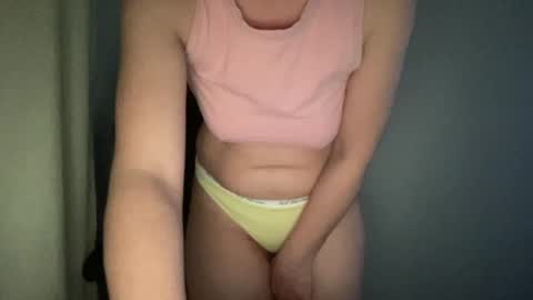 Snapshot of april2020cute chatting on 02.18.25 April online show from 02.18.25