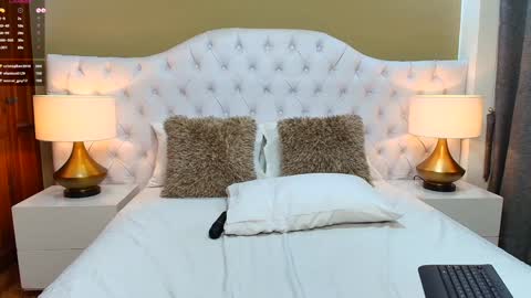 Snapshot of april_derricks chatting on 12.03.24 April online show from 12.03.24