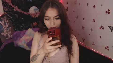 Snapshot of april_l6 chatting on 09.30.25 april_l6 online show from 09.30.25