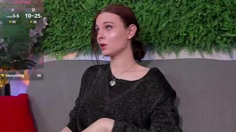 Snapshot of aprilavery chatting on 03.11.25 April online show from 03.11.25