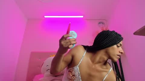 Snapshot of aprill_fox chatting on 02.20.25 aprill_fox online show from 02.20.25