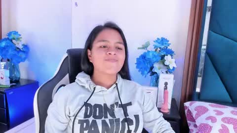 Snapshot of aprilmiiller chatting on 05.23.26 aprilmiiller online show from 05.23.26
