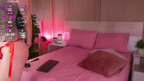 aprilqueenie online show from 04.08.26