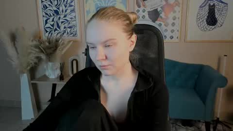 April. All year round.  online show from 09.10.25