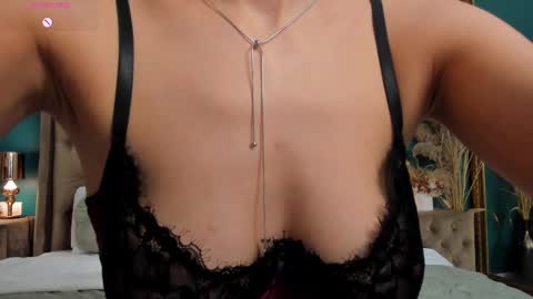 Snapshot of aprilwon chatting on 02.14.25 April online show from 02.14.25