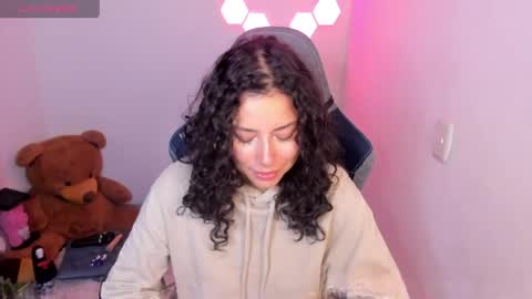 aqua emilly online show from 04.18.26