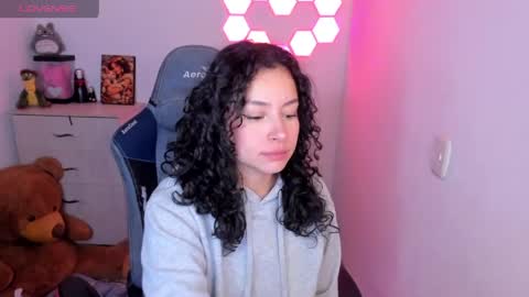 aqua emilly online show from 04.20.26