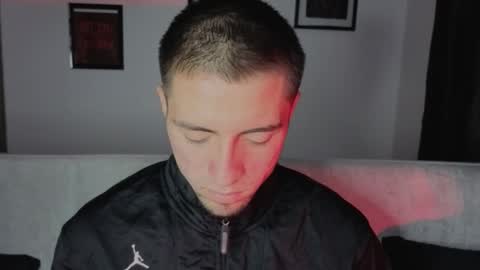 Snapshot of aresmassimox chatting on 11.25.25 Mateo online show from 11.25.25