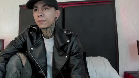 Snapshot of arespaxtonn chatting on 07.22.26 A R E S P A X T O N N online show from 07.22.26