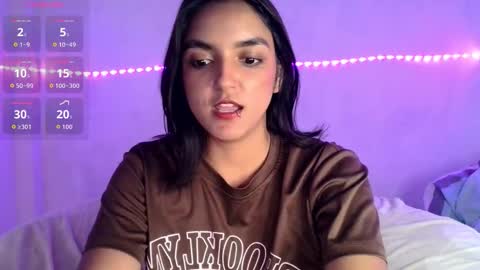 Snapshot of ari_20_ chatting on 03.11.26 Bella online show from 03.11.26