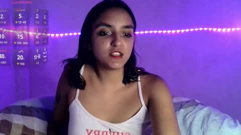 Snapshot of ari_20_ chatting on 03.17.26 Bella online show from 03.17.26