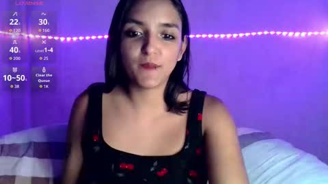 Snapshot of ari_20_ chatting on 03.18.26 Bella online show from 03.18.26