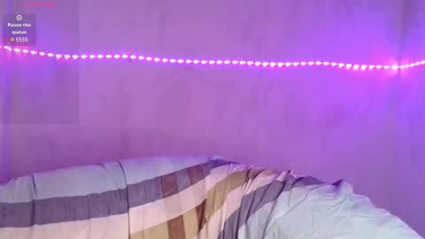 Snapshot of ari_20_ chatting on 03.26.26 Bella online show from 03.26.26