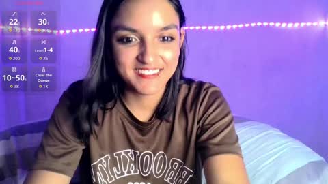 Snapshot of ari_20_ chatting on 04.07.26 Bella online show from 04.07.26