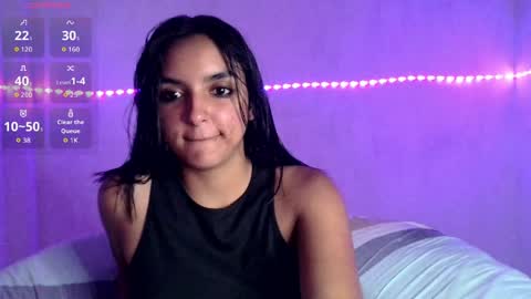 Snapshot of ari_20_ chatting on 04.10.26 Bella online show from 04.10.26