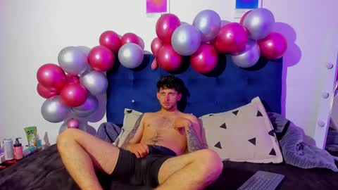 Ari and loggan online show from 12.22.24