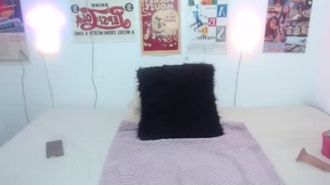 Snapshot of ari_rossee_ chatting on 02.09.25 online show from 02.09.25