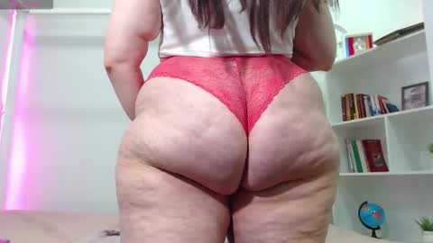 Snapshot of ari_rossee_ chatting on 02.13.26 online show from 02.13.26