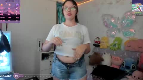 Snapshot of aria_alaia chatting on 09.24.25 Linda online show from 09.24.25