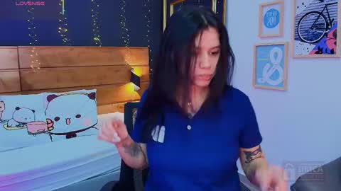 Snapshot of aria_bloomer chatting on 04.18.26 Ari online show from 04.18.26