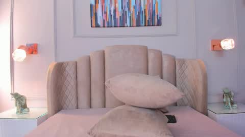 Snapshot of aria_greco chatting on 12.11.24 Aria online show from 12.11.24