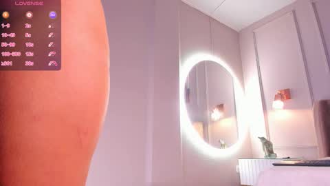 Snapshot of aria_greco chatting on 12.14.24 Aria online show from 12.14.24