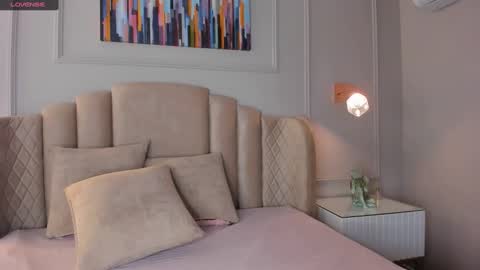 Snapshot of aria_greco chatting on 01.10.25 Aria online show from 01.10.25