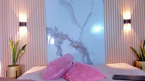 Aria Millers  online show from 02.25.25