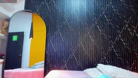 Aria Millers  online show from 10.08.25