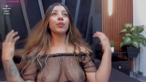 Snapshot of aria_moretti_ chatting on 12.03.25 ARIA online show from 12.03.25