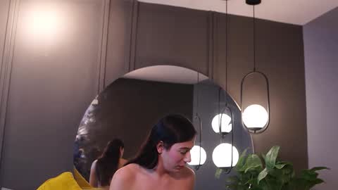 Snapshot of ariaa_isabell chatting on 02.17.26 Ariaa online show from 02.17.26