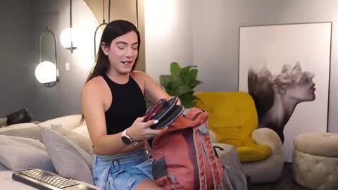 Snapshot of ariaa_isabell chatting on 02.25.26 Ariaa online show from 02.25.26