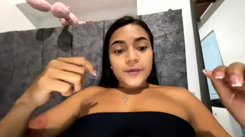 ariaanaa_grey online show from 08.04.26