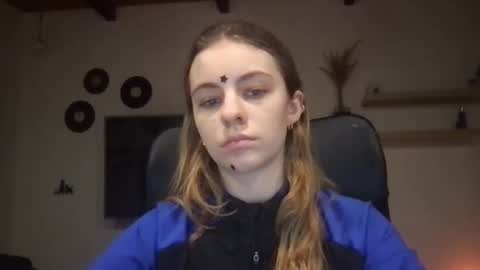 AriaCreazy online show from 02.20.25