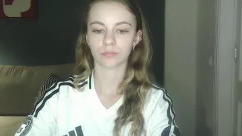 AriaCreazy online show from 09.22.25