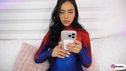 Snapshot of ariadna5 chatting on 09.26.25 ARIADNA online show from 09.26.25