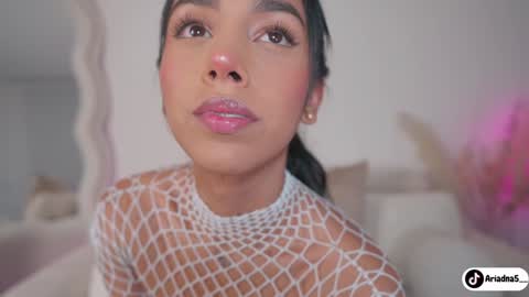 Snapshot of ariadna5 chatting on 11.10.25 ARIADNA online show from 11.10.25