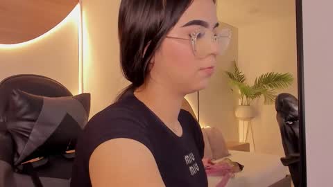 Snapshot of ariadna_boneville chatting on 02.19.26 A R I A D N A online show from 02.19.26