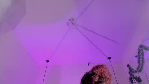 Ariadna online show from 11.22.25