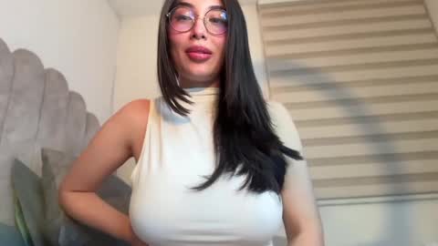 Snapshot of ariadnaz chatting on 05.31.26 ARIADNA IM NEW HERE THANK YOU VERY MUCH FOR FOLLOWING ME online show from 05.31.26