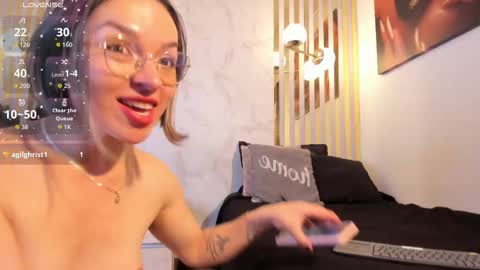 Snapshot of ariagh_ chatting on 02.10.26 aria online show from 02.10.26