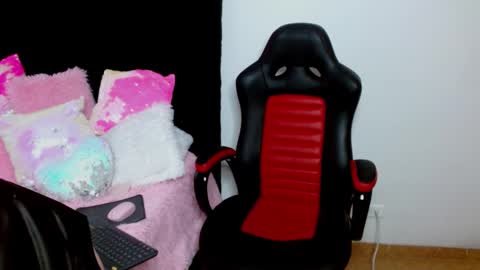 Snapshot of ariana_28 chatting on 12.29.24 Ariana lvarez online show from 12.29.24