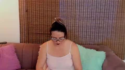Snapshot of ariana_cross_ chatting on 05.07.26 Ariana Cruz online show from 05.07.26