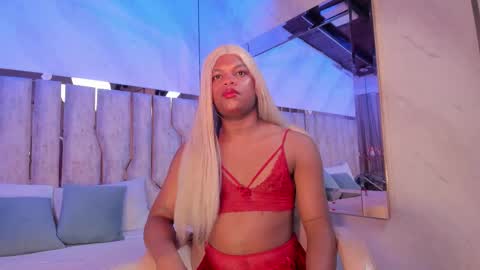 Snapshot of ariana_grande233 chatting on 03.12.26 ariana_grande233 online show from 03.12.26