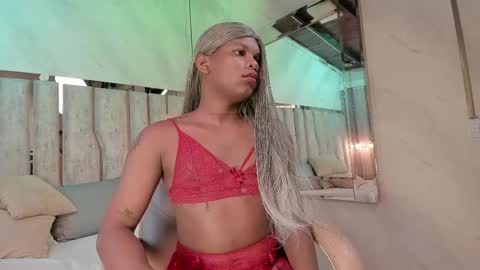 Snapshot of ariana_grande233 chatting on 04.14.26 ariana_grande233 online show from 04.14.26